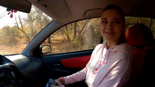 Секс в машине в благодарность за проезд